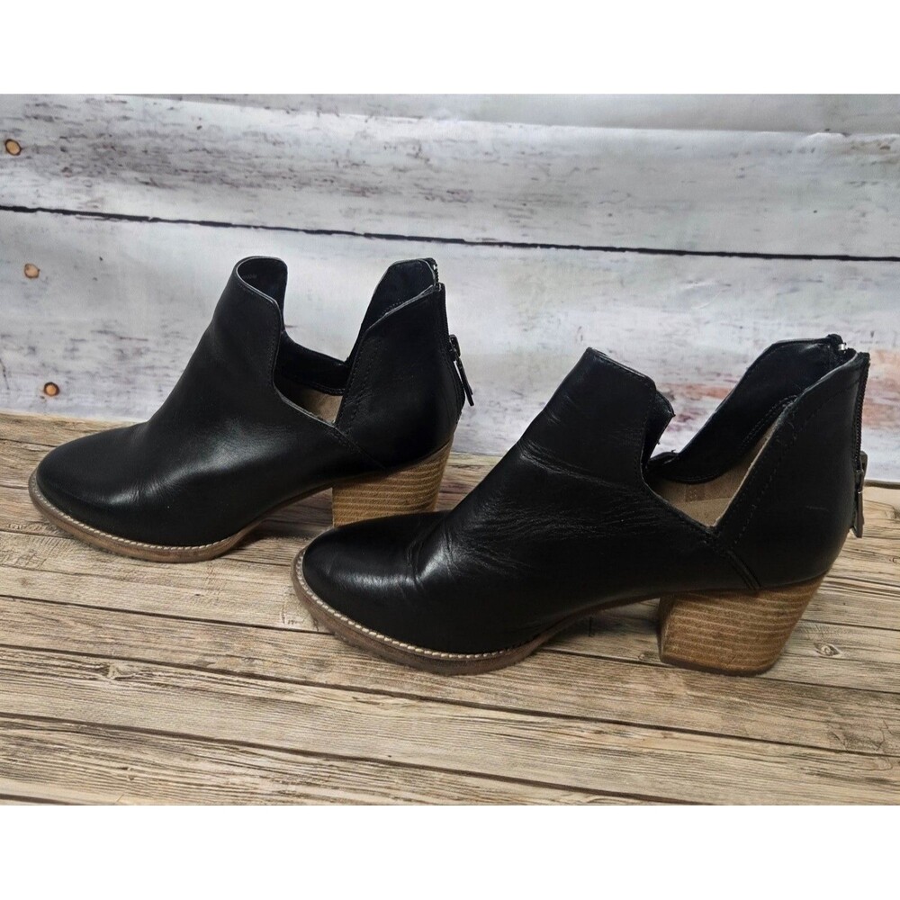 Blondo Womens Boots Size 8.5 Black Waterproof Cutout Ankle Booties Stacked Heel